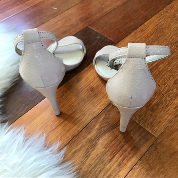 Aldo Leather Heels - Picture 2 of 5